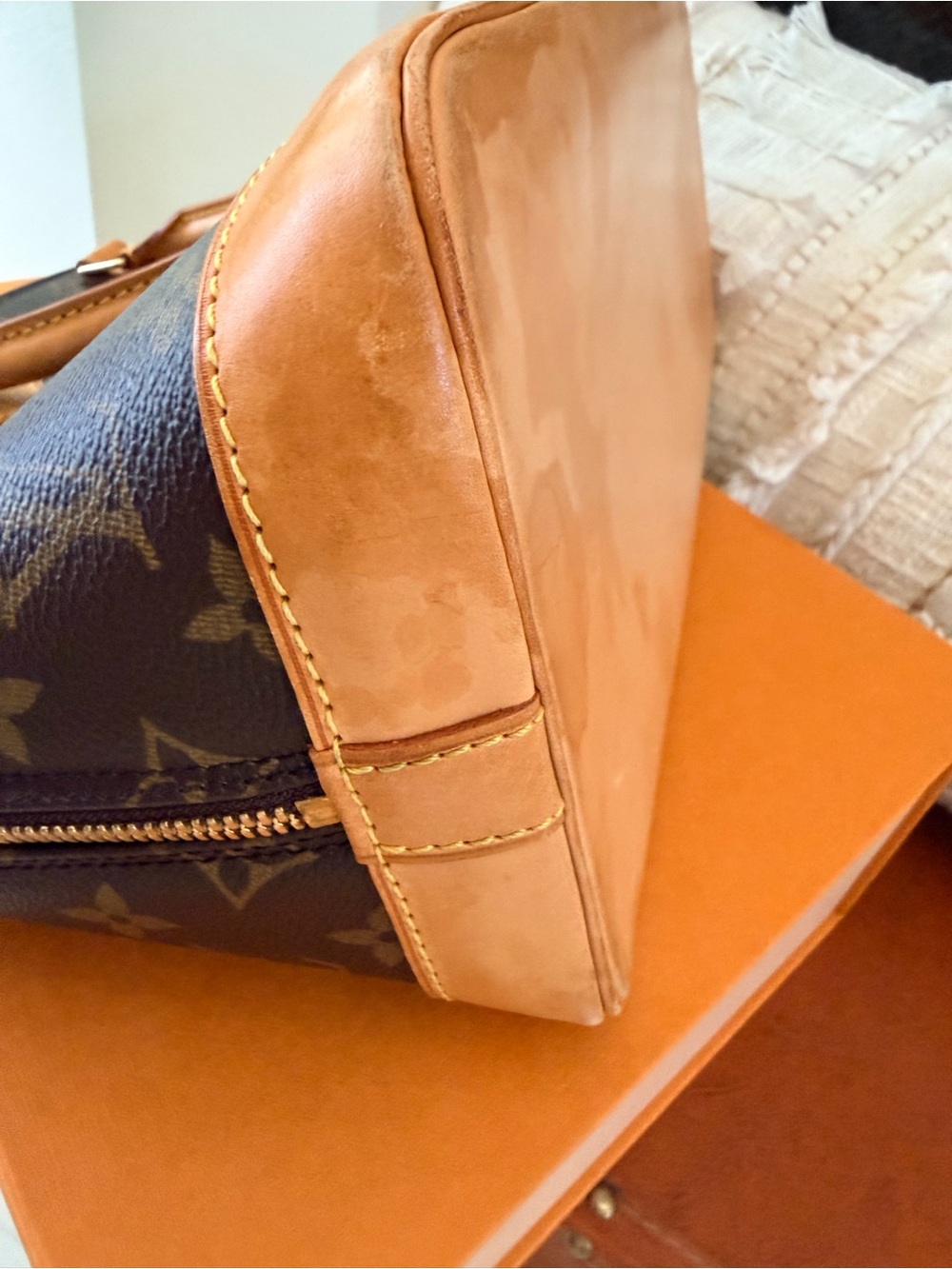 Louis Vuitton Monogram Alma - Picture 7 of 8